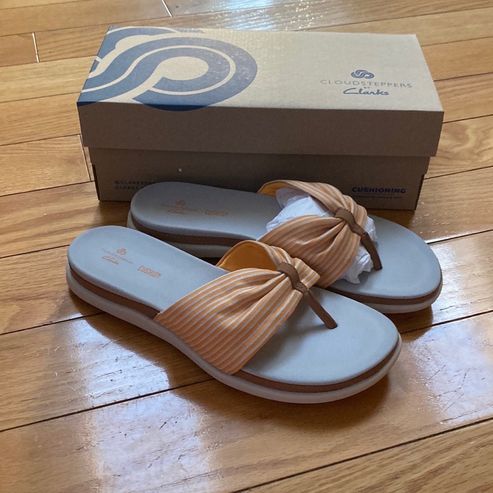 Clarks cloud steppers